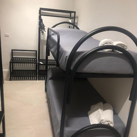 Le Camere Di Giusy Nazionale 24 Napoli Exterior foto