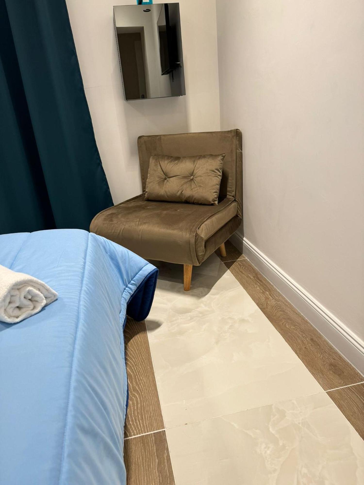 Le Camere Di Giusy Nazionale 24 Napoli Exterior foto