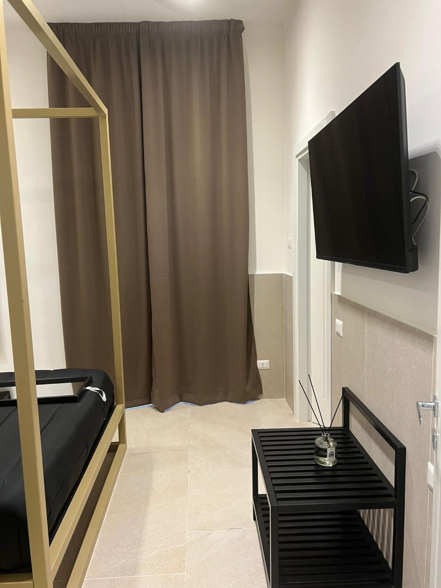 Le Camere Di Giusy Nazionale 24 Napoli Exterior foto