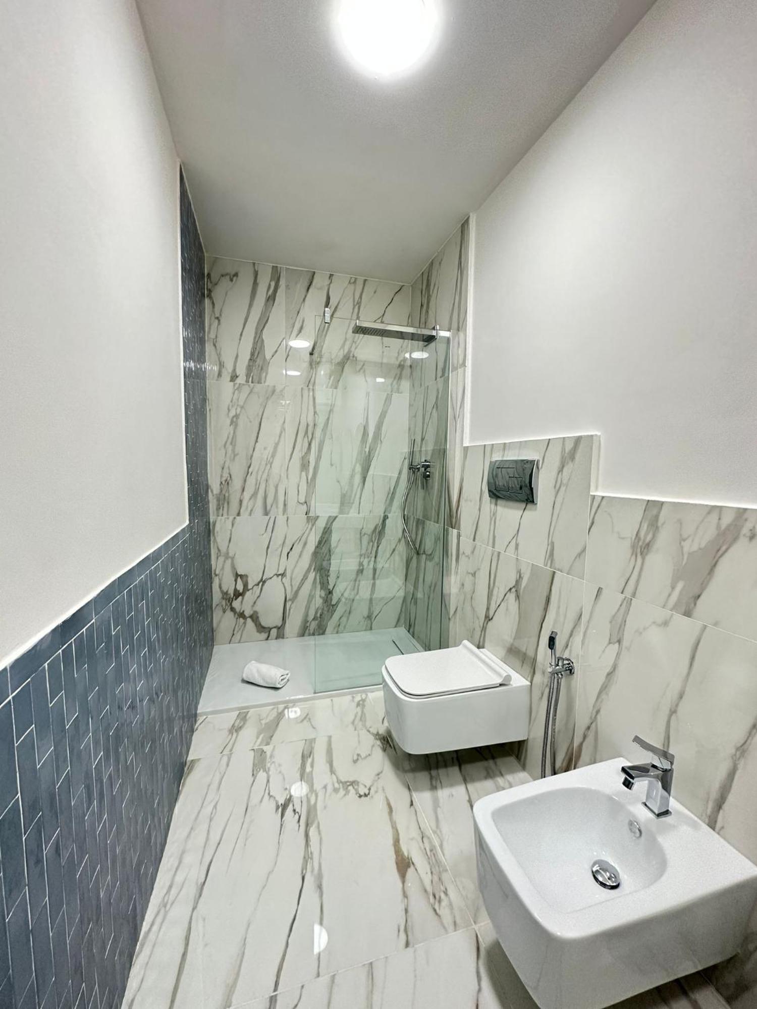 Le Camere Di Giusy Nazionale 24 Napoli Exterior foto